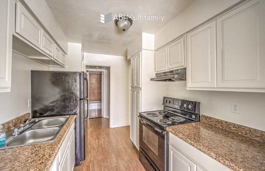 More Photos Of 2555 Sherwood St, Las Vegas Apartments For Sale