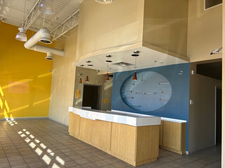 More Photos Of 1134-1150 N Germantown Pky, Cordova Unknown For Lease