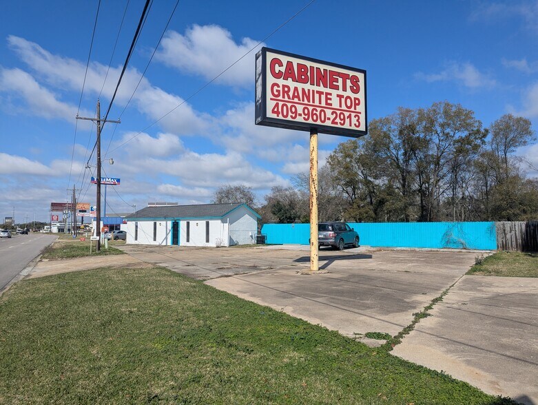 Primary Photo Of 5310 Eastex Fwy, Beaumont Freestanding For Sale