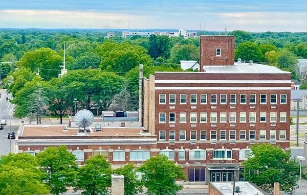 More Photos Of 421 S 2nd St, Elkhart Light Manufacturing For Lease