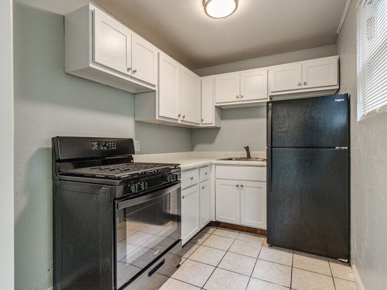 More Photos Of 506 SW 24th St, Oklahoma City Apartments For Sale