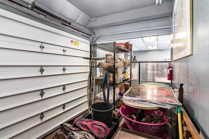More Photos Of 3110 SE Highway 101, Lincoln City Storefront For Sale