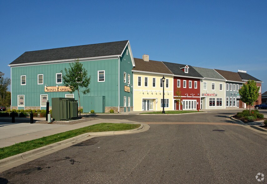 More Photos Of 105 New England Pl, Stillwater Storefront Retail Office For Lease