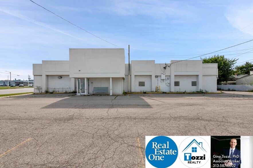 More Photos Of 27253 Van Dyke Ave, Warren Medical For Lease