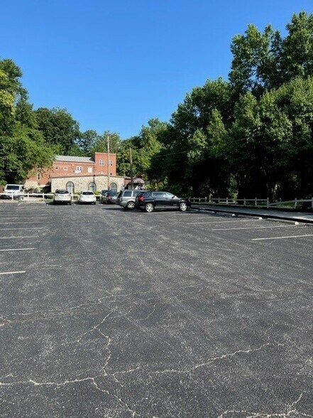 More Photos Of 300 Water St, Saint Charles Office For Sale