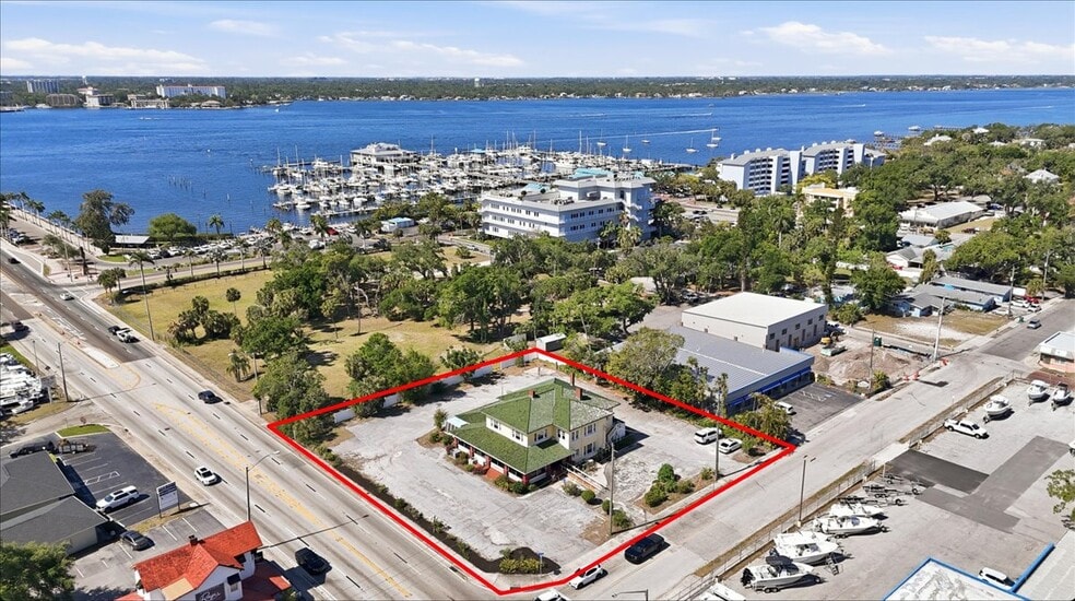 Primary Photo Of 337 8th Ave W, Palmetto Restaurant For Sale