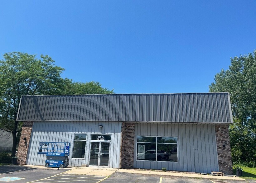 Primary Photo Of 815 N Main St, Oregon Freestanding For Lease