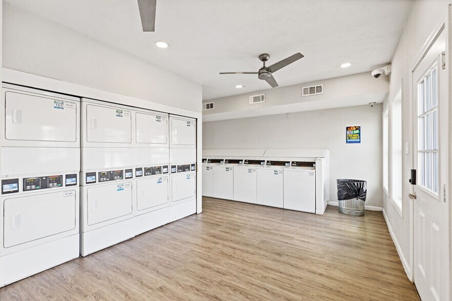More Photos Of 3499 Evergreen Dr, Houston Apartments For Sale