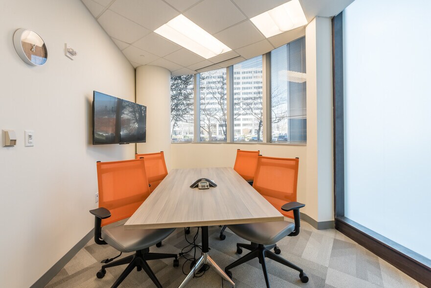 More Photos Of 8609 Westwood Center Dr, Vienna Office For Lease