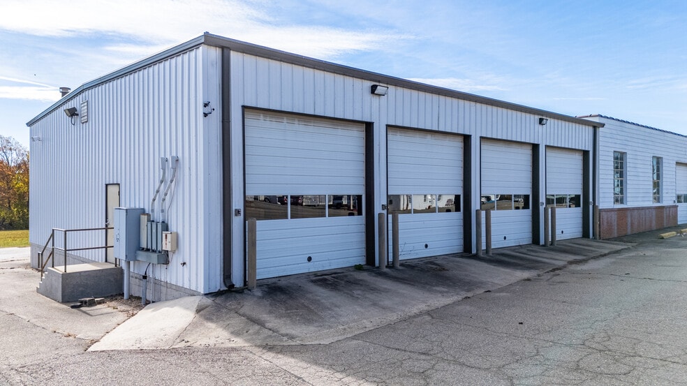 More Photos Of 1336 Main St, Dillwyn Auto Dealership For Sale