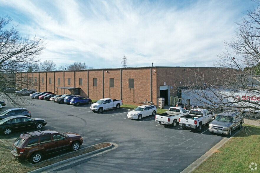 More Photos Of 200 E Meadowview Rd, Greensboro Manufacturing For Lease
