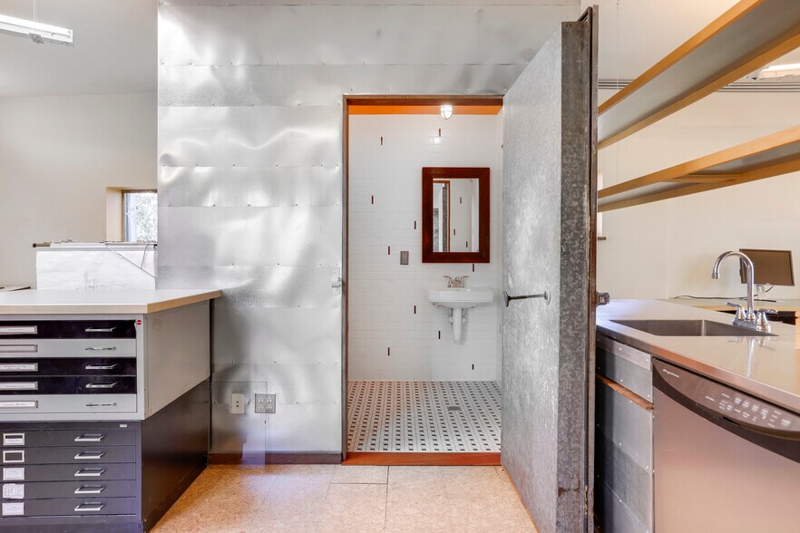 More Photos Of 4023 Zuni St, Denver Storefront For Sale