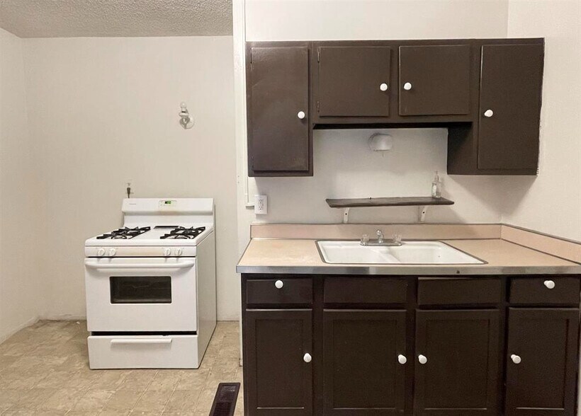 More Photos Of 919 W 3rd St, Peoria Apartments For Sale
