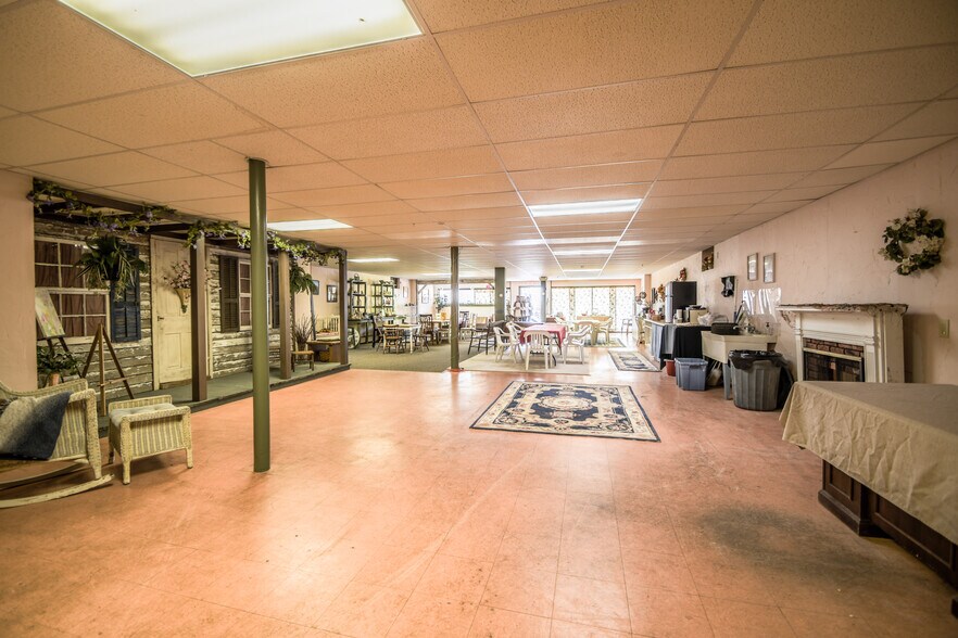 More Photos Of 82 Main St, Pennsburg General Retail For Sale