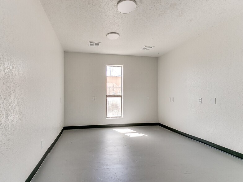More Photos Of 7030 W Wilshire Blvd, Oklahoma City Storefront Retail Office For Lease
