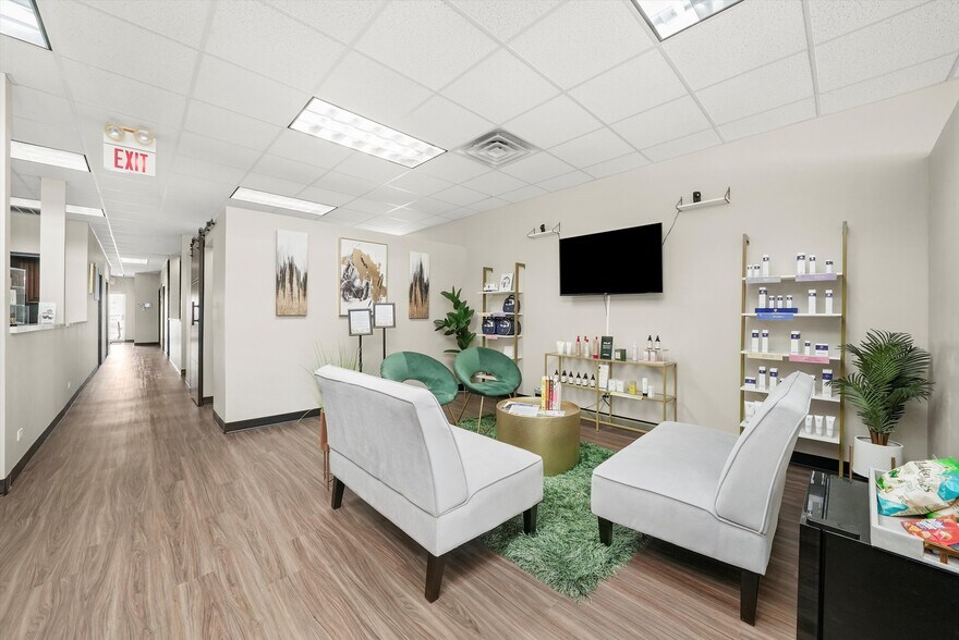 More Photos Of 3322 Ridge Rd, Lansing Storefront For Lease