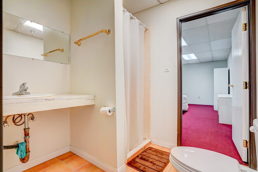 More Photos Of 950 S Central Ave, Compton Schools For Sale