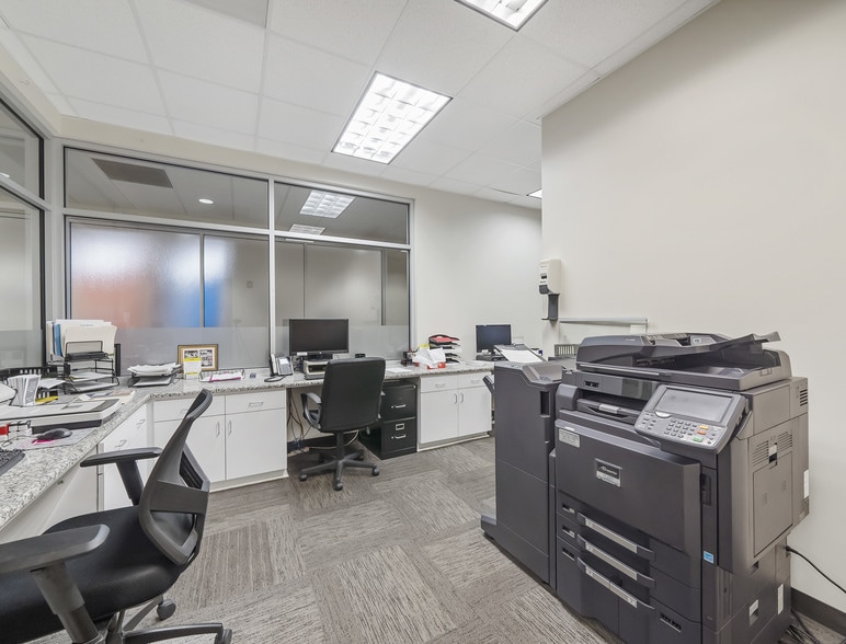 More Photos Of 8610 Martin Luther King Jr Blvd, Houston Medical For Sale