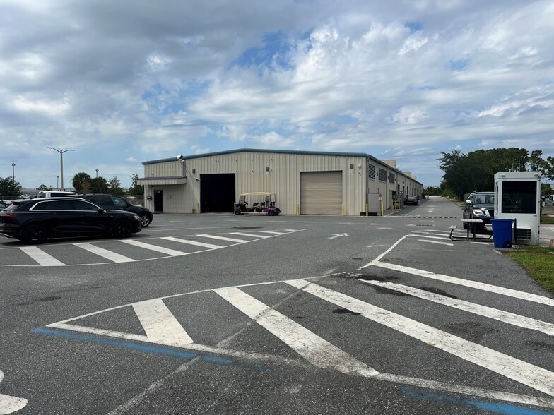 More Photos Of 8301 McCoy Rd, Orlando Warehouse For Lease