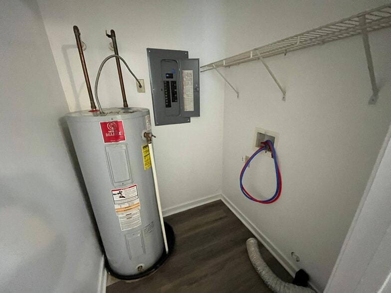 More Photos Of 172 McKeever St, Petersburg Multifamily For Sale