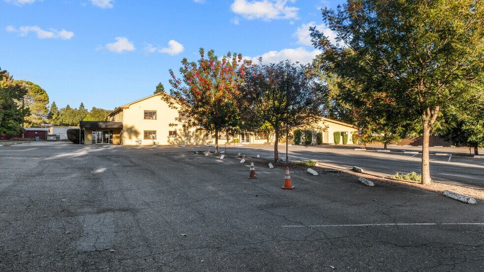 More Photos Of 355 Panama Ave, Chico Flex For Sale