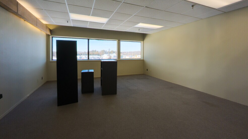 More Photos Of 2450 Marion Rd SE, Rochester Telecom Hotel Data Hosting For Lease