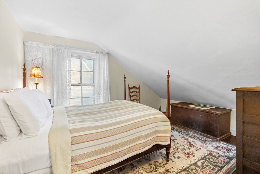 More Photos Of 23-25 Race St, Jim Thorpe Hospitality For Sale