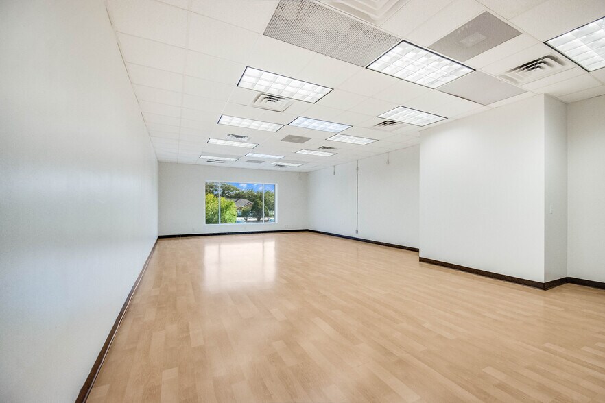 More Photos Of 3390 Kori Rd, Jacksonville Medical For Sale