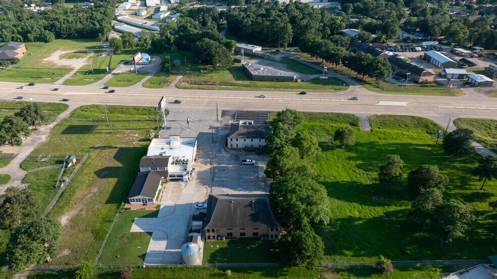 More Photos Of 14884 Highway 105 W, Montgomery Office For Sale