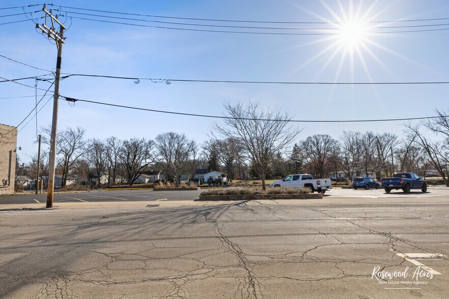 More Photos Of 124 E River St, Momence Warehouse For Sale