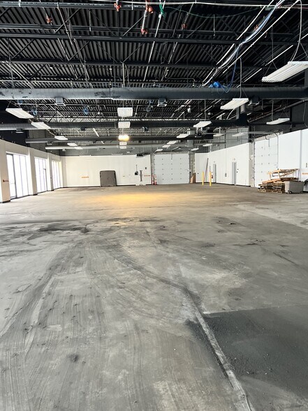 More Photos Of 6650 Highland Rd, Waterford Unknown For Lease