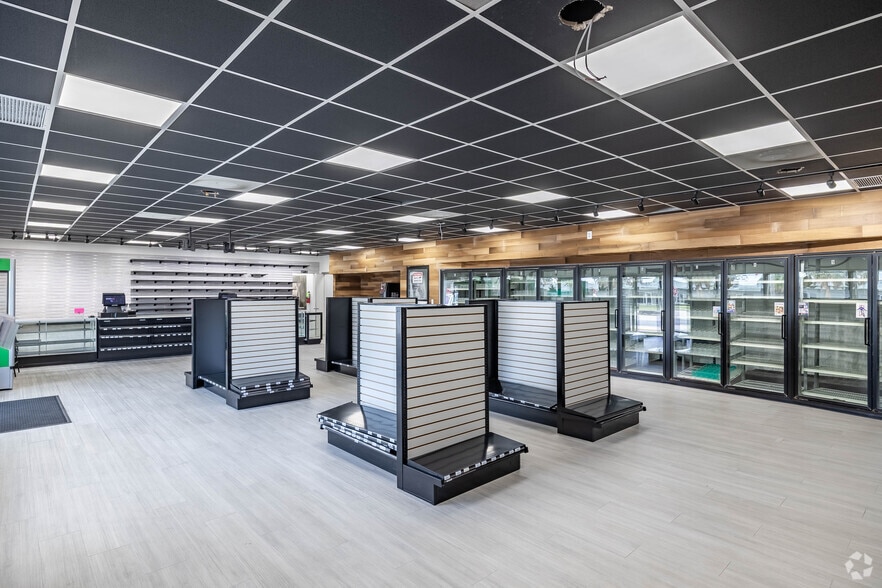 More Photos Of 1290 Lantana Rd, Lake Worth Convenience Store For Lease