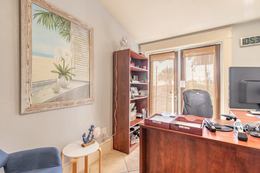 More Photos Of 1112 Riverside Dr, Holly Hill Storefront Retail Office For Sale