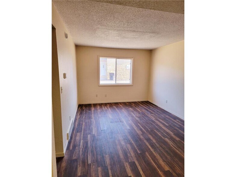 More Photos Of 905 E Fifth St, Blue Earth Apartments For Sale
