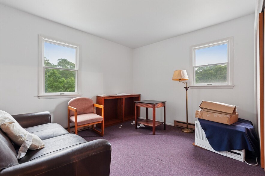 More Photos Of 290 Montauk Hwy, East Hampton Restaurant For Sale