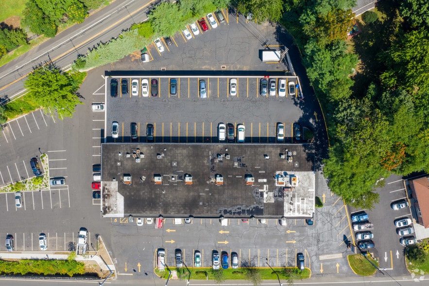 More Photos Of 877 Post Rd E, Westport Storefront Retail Office For Lease