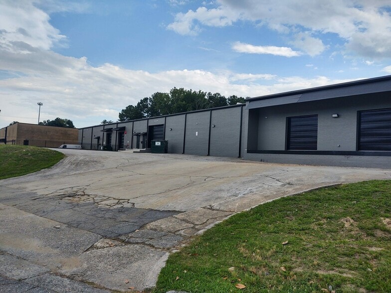 More Photos Of 4345 Commerce Dr SW, Atlanta Warehouse For Lease