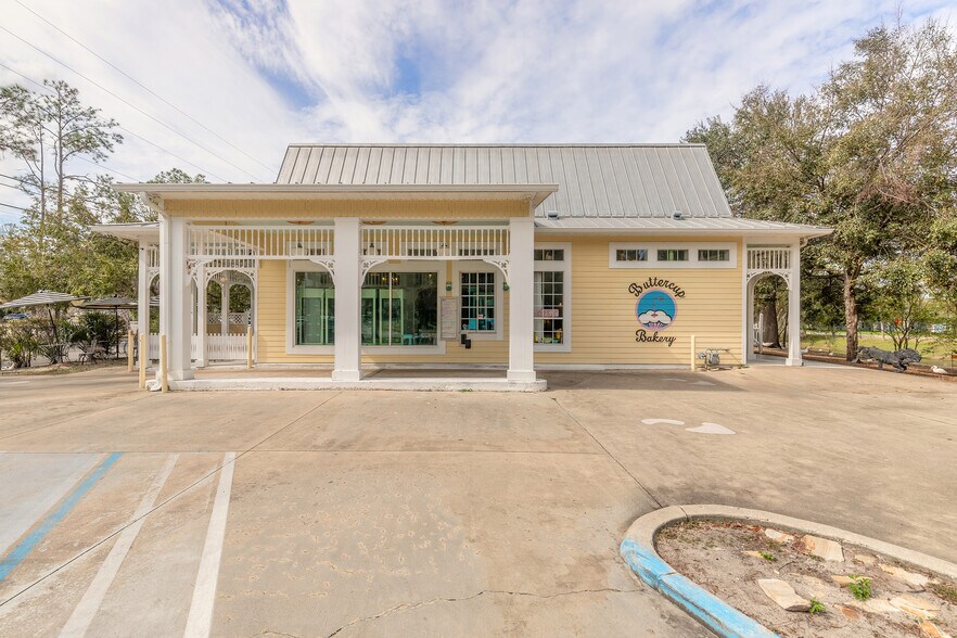 More Photos Of 197 E Church St, Deland General Retail For Sale