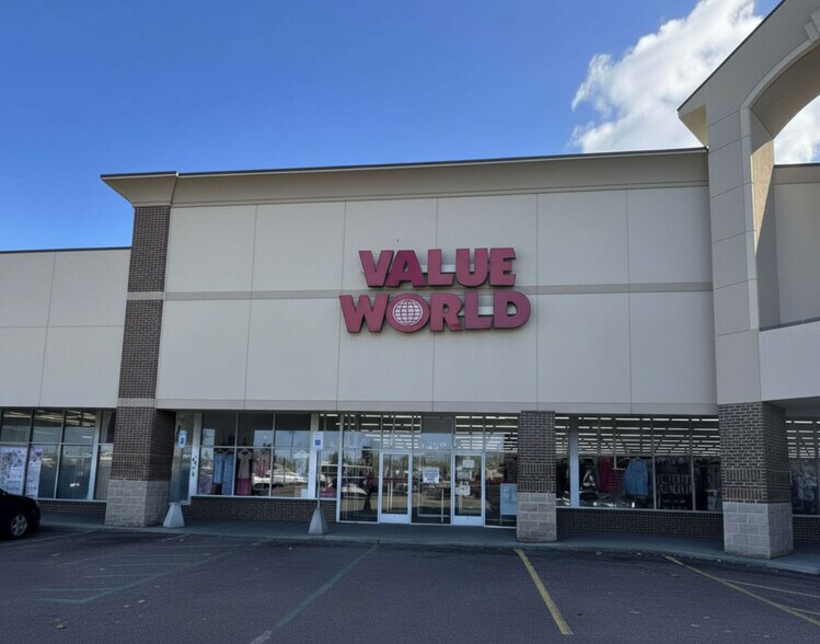 More Photos Of 22100-22150 Coolidge Hwy, Oak Park Storefront For Lease