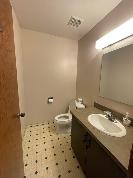 More Photos Of 201 E Center St, Provo Bank For Lease