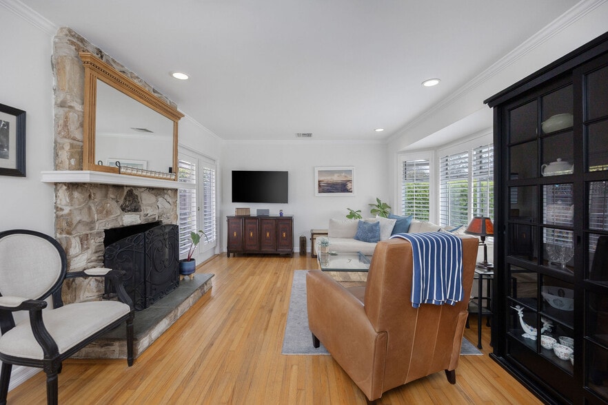 More Photos Of 1817 Euclid St, Santa Monica Apartments For Sale