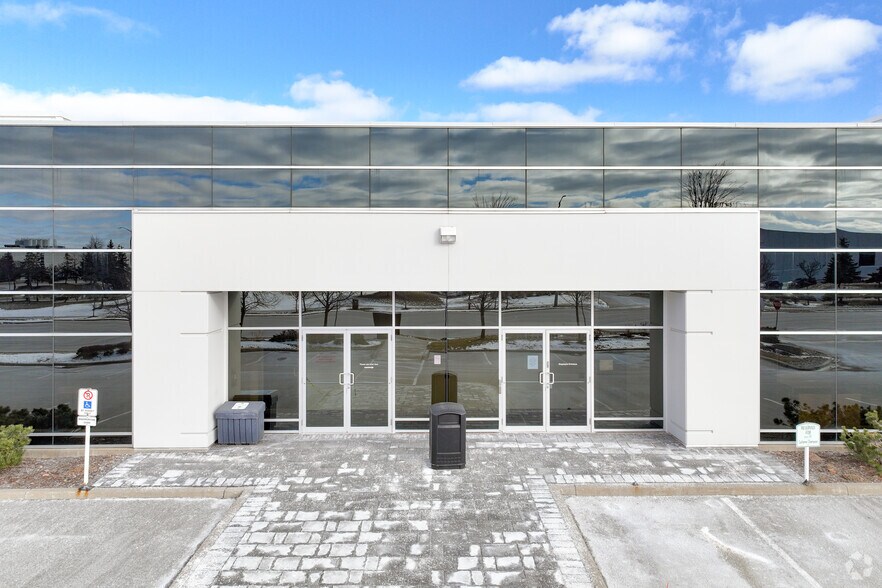 More Photos Of 80 Courtneypark Dr W, Mississauga Office For Lease