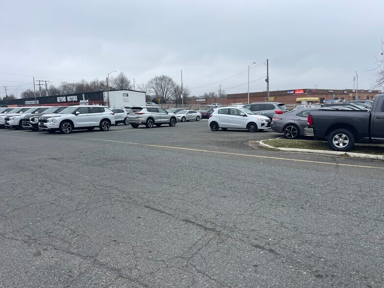 More Photos Of 9075-9125 Antique Way, Manassas Warehouse For Lease