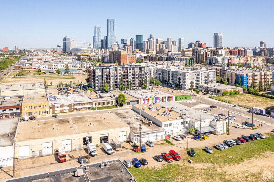 More Photos Of 10552 114th St NW, Edmonton Flex For Sale