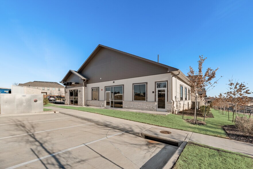 More Photos Of 250 Gerault Rd, Flower Mound Medical For Sale