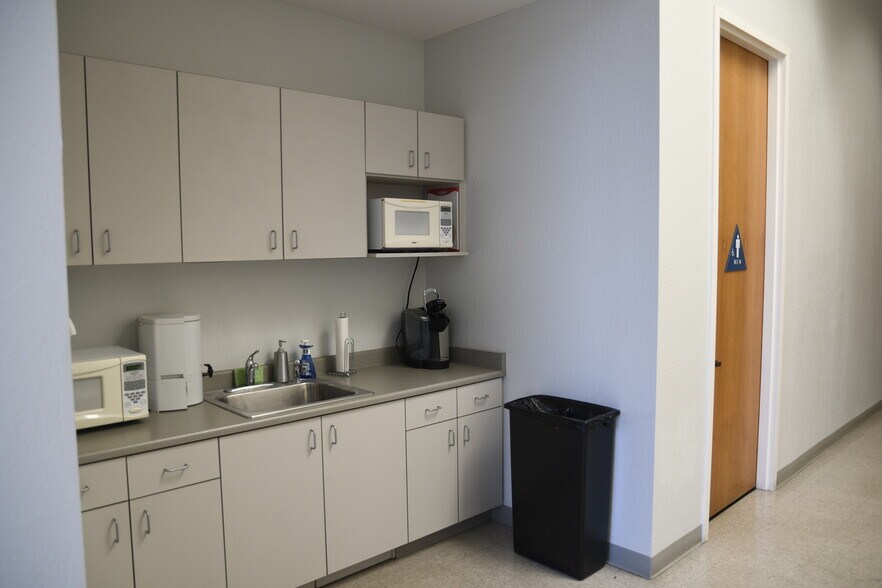 More Photos Of 841 Latour Ct, Napa Office For Lease