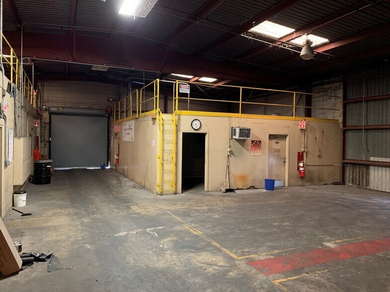 More Photos Of 218 Springfield Rd, Baton Rouge Warehouse For Sale