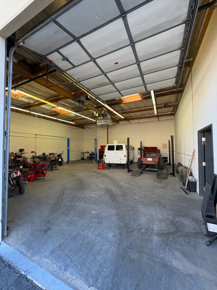 More Photos Of 2346 E University Dr, Phoenix Warehouse For Sale