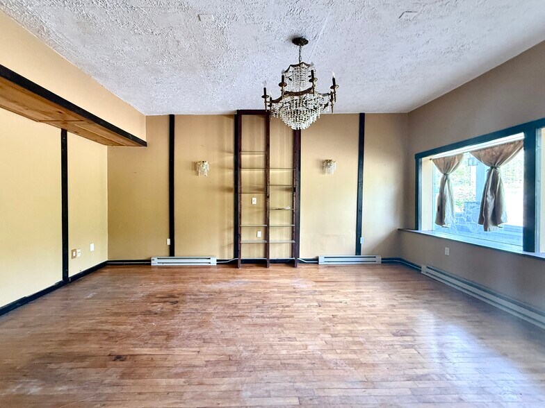 More Photos Of 5085 Route 23A, Haines Falls Flex For Sale