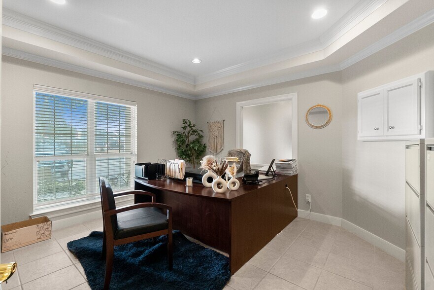 More Photos Of 1824 Sawdust Rd, The Woodlands Medical For Sale